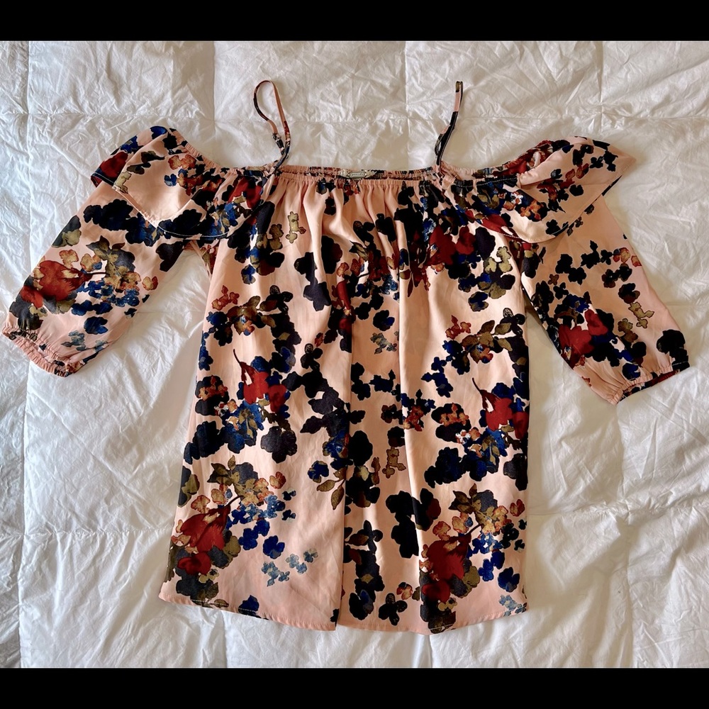 Off the shoulder, spring flower/peachy top